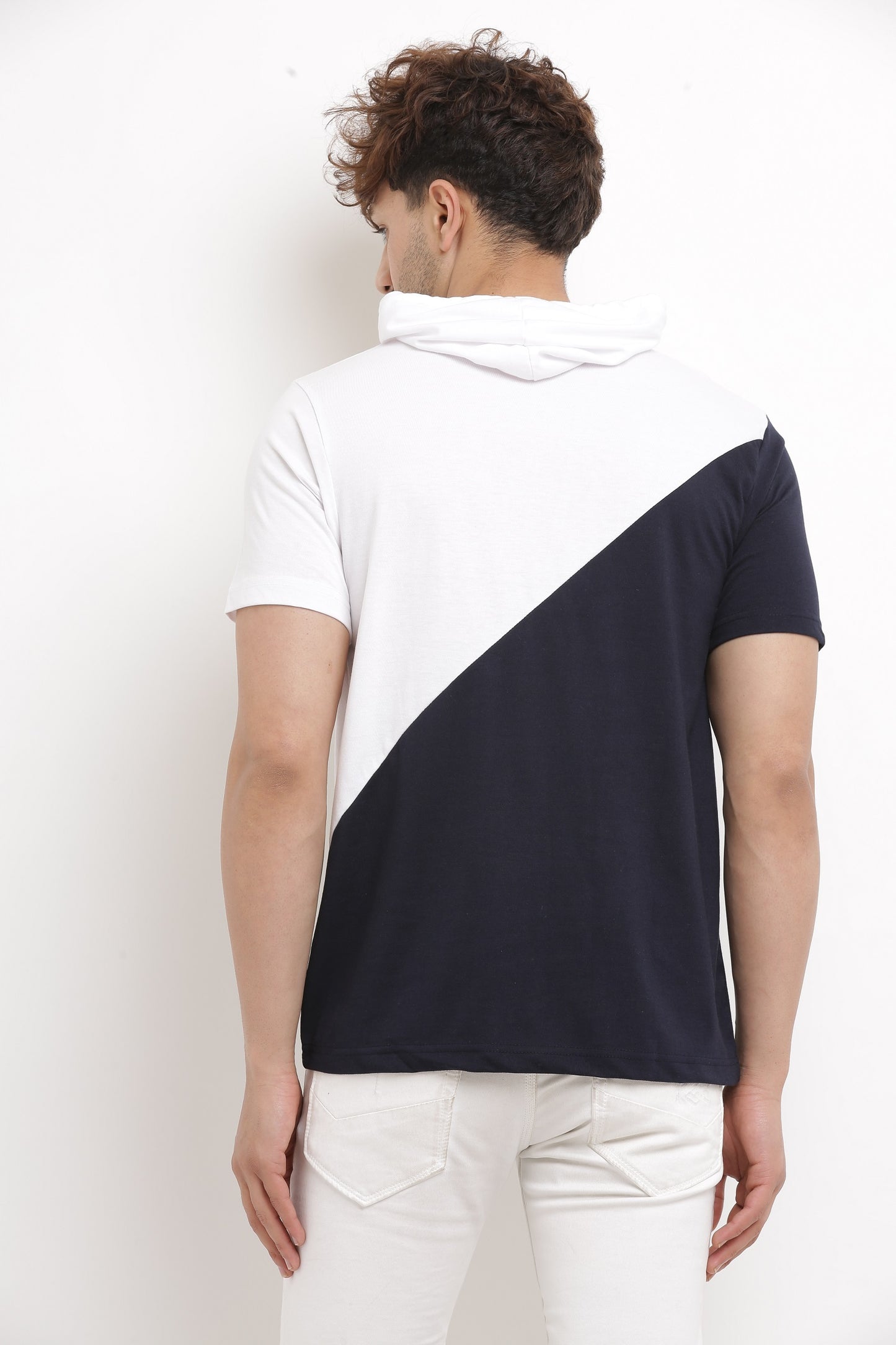 Men’s White Hoodie – Bold Streetwear Style & Everyday Comfort